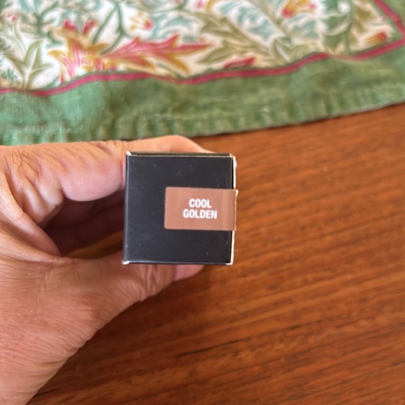 Anastasia Stick Foundation Cool Golden - Picture 2 of 2